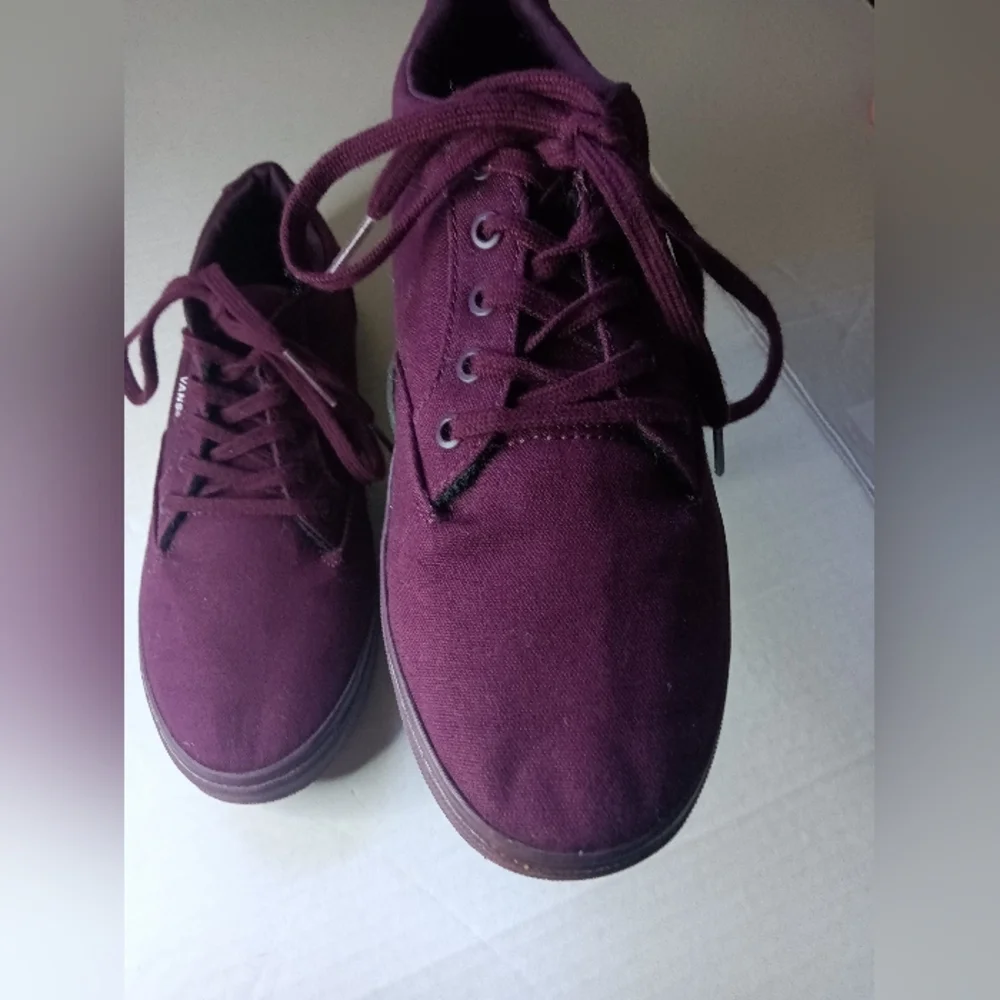 Vans Womens Monochrome Wine Canvas Lace-Up Sneakers Size 7.5 - Picture 1 of 9